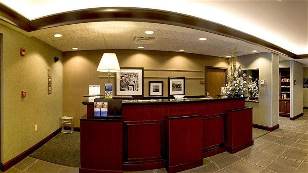Hampton Inn Уорсо Экстерьер фото