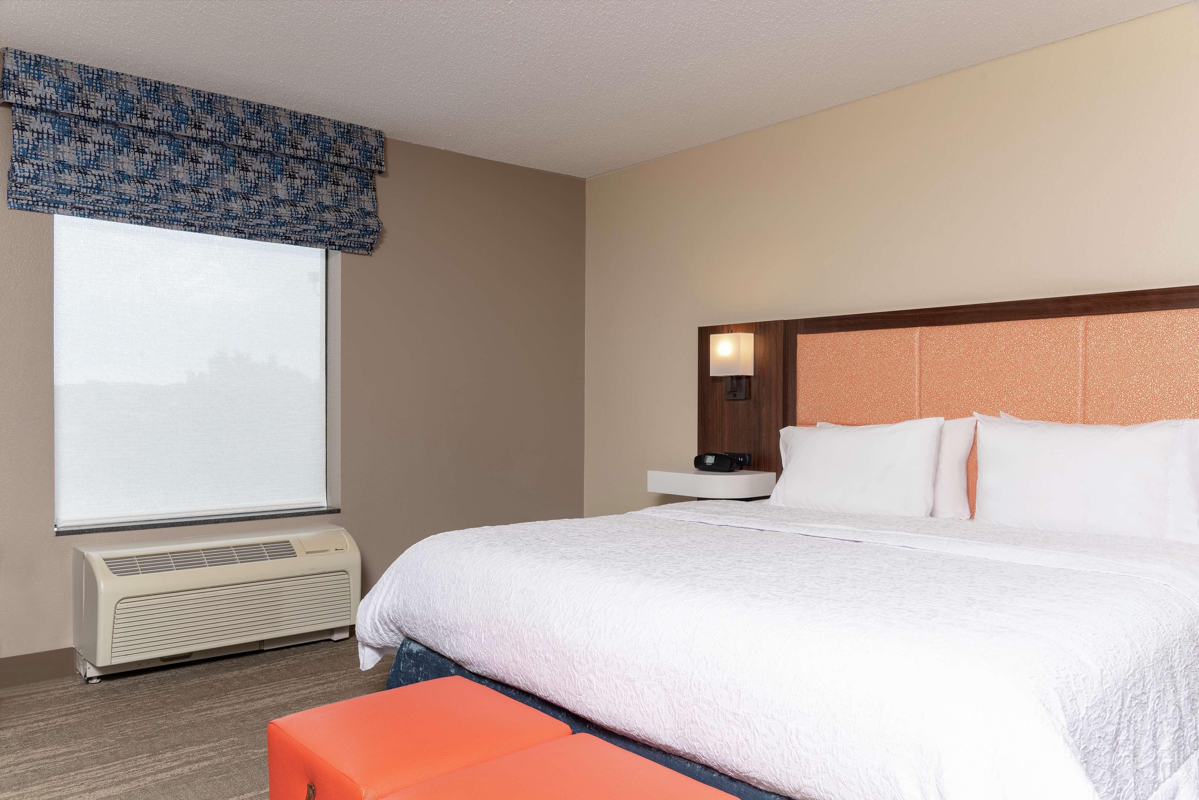 Hampton Inn Уорсо Экстерьер фото