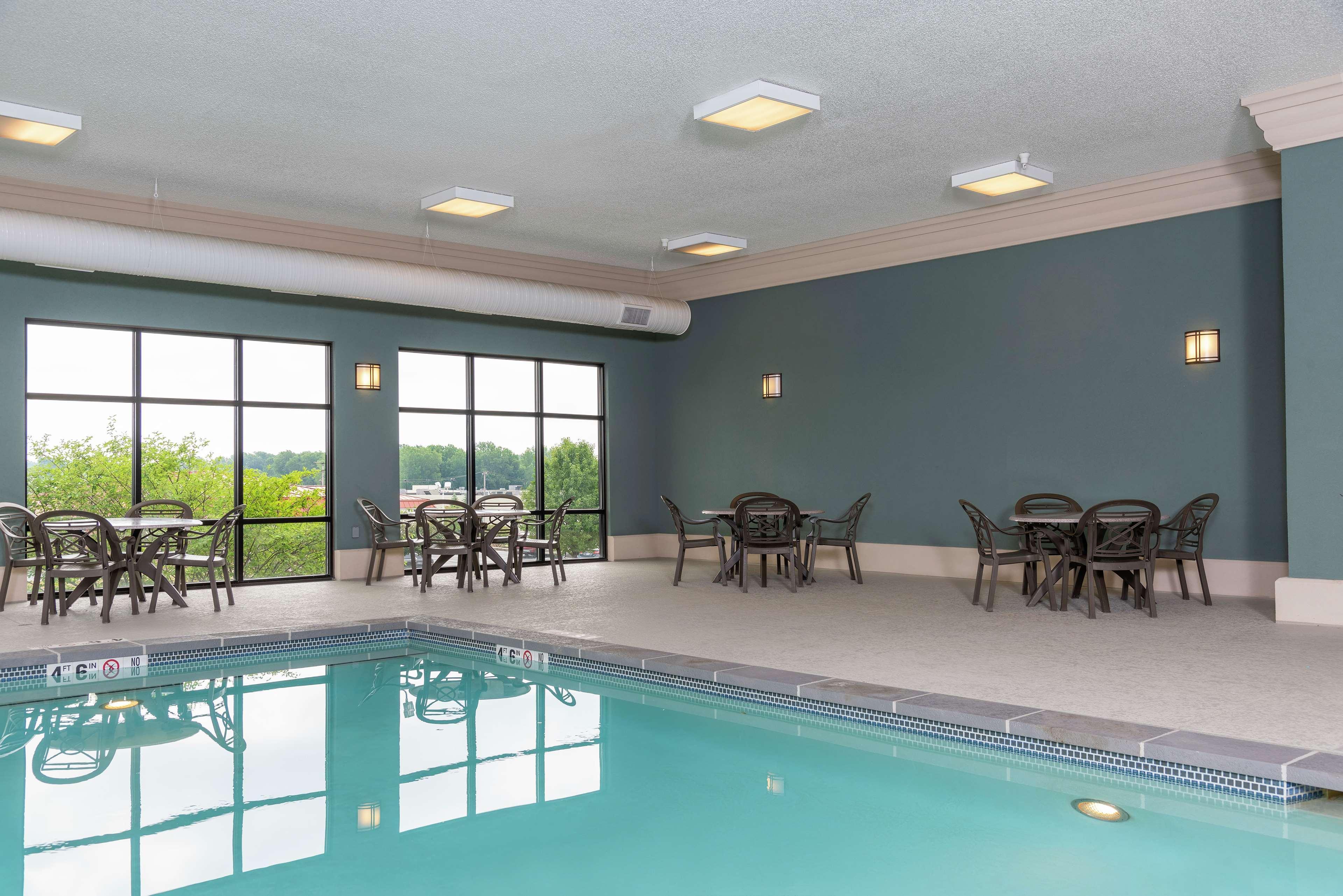 Hampton Inn Уорсо Экстерьер фото