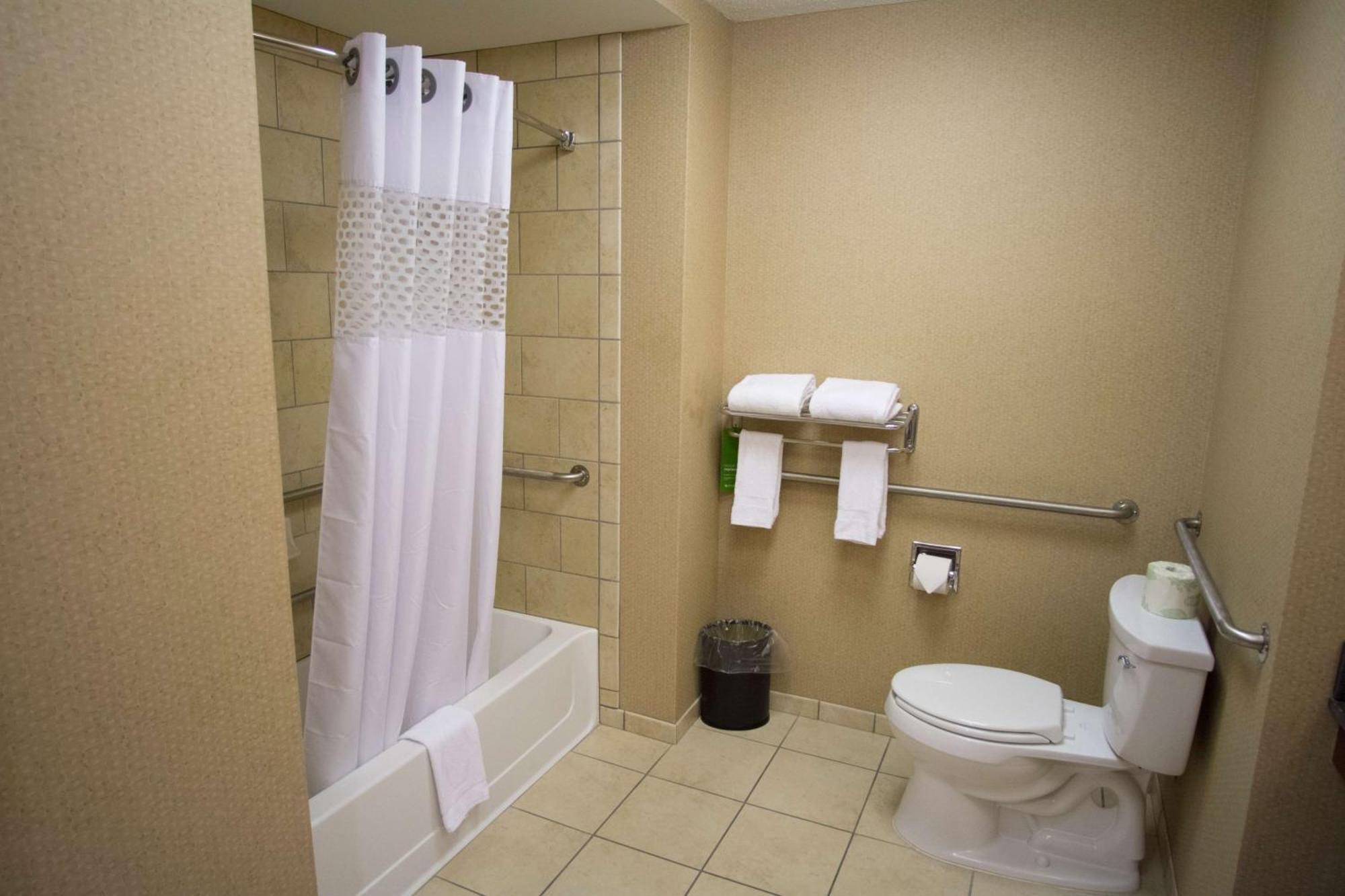 Hampton Inn Уорсо Экстерьер фото