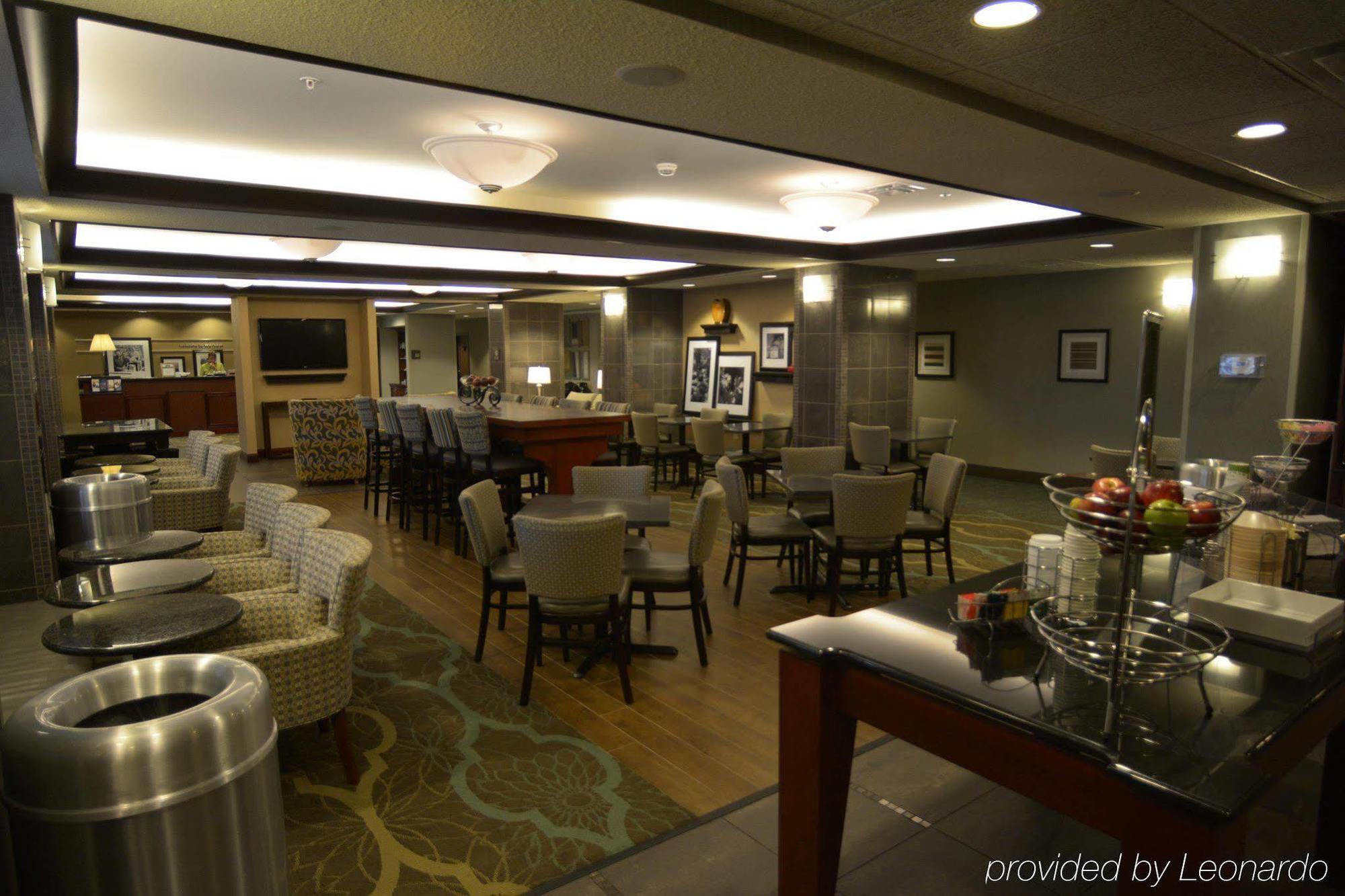 Hampton Inn Уорсо Экстерьер фото