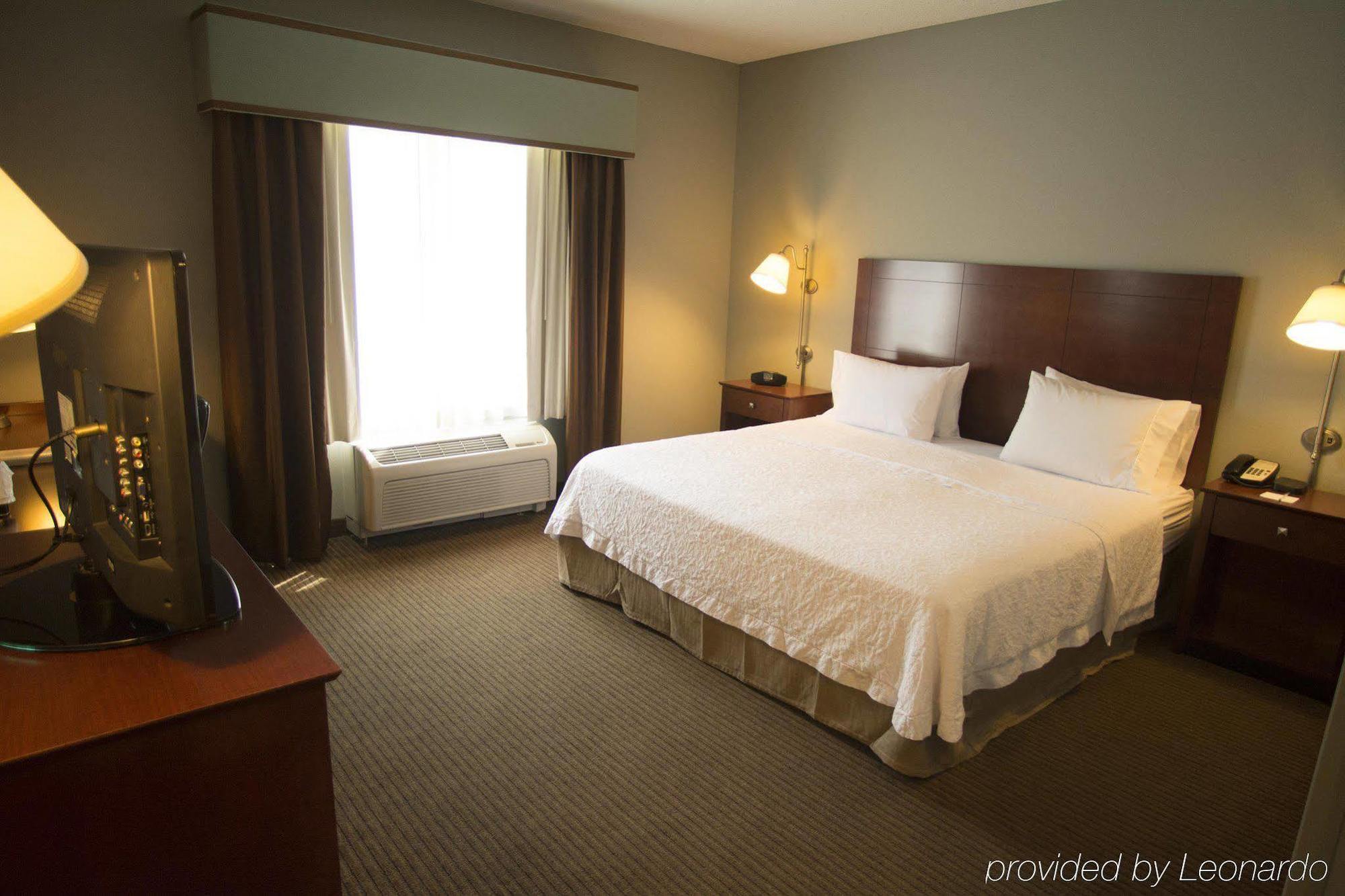 Hampton Inn Уорсо Экстерьер фото