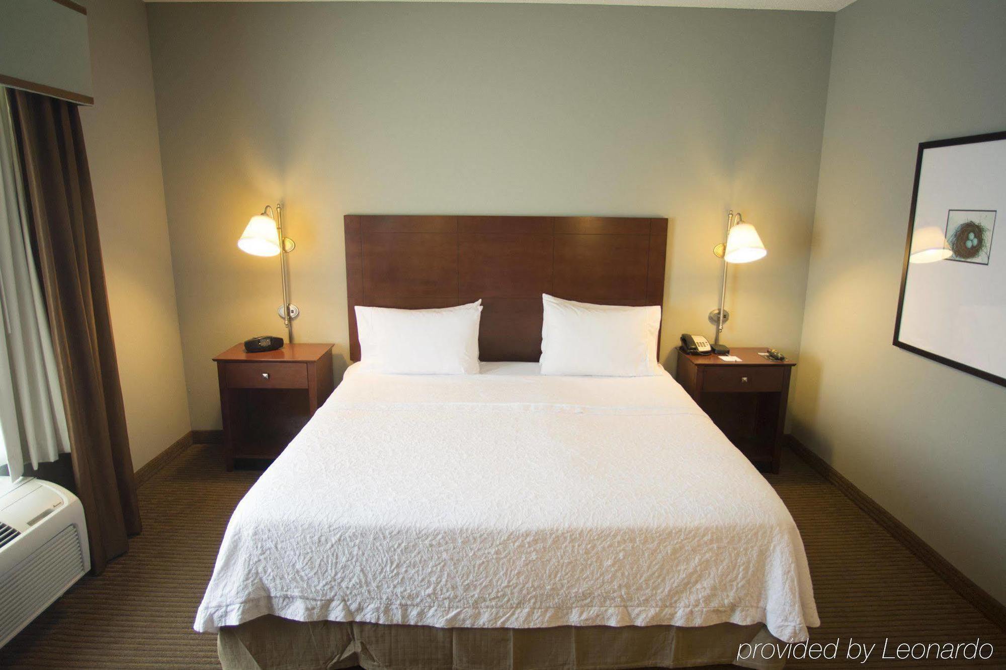 Hampton Inn Уорсо Экстерьер фото