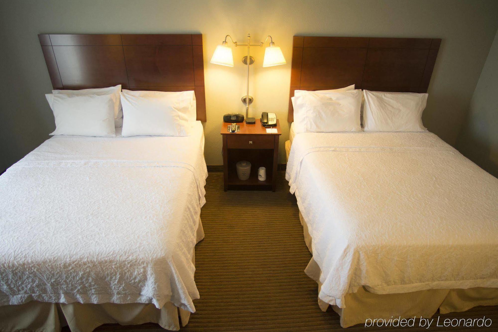 Hampton Inn Уорсо Экстерьер фото